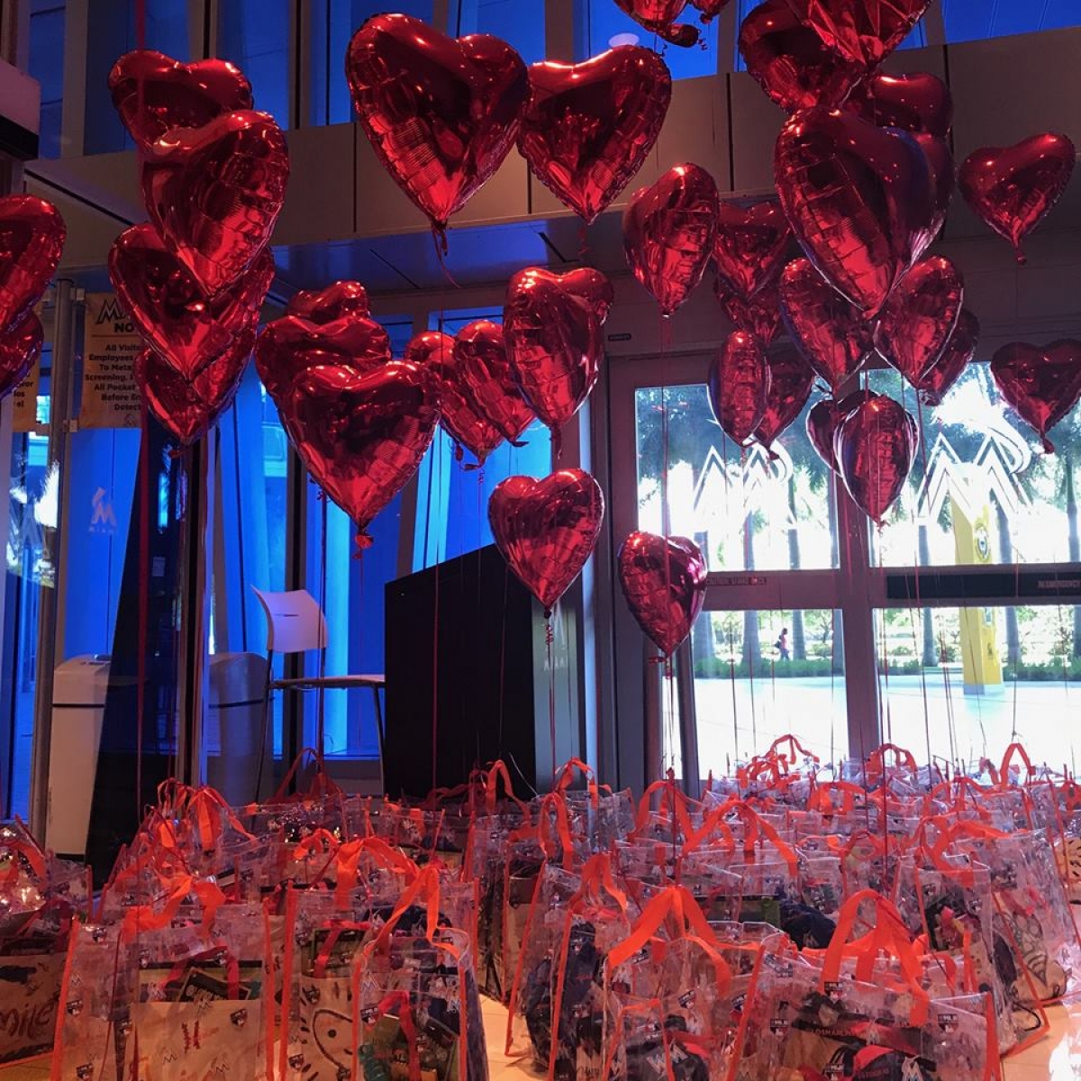 jar of hearts balloons